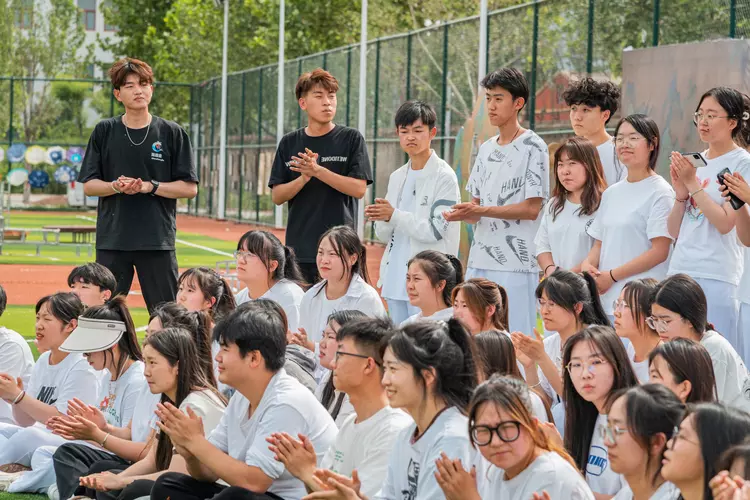 【网易新闻】晋中信息学院：沉浸式焕新体验 活态非遗再次燃爆大学校园