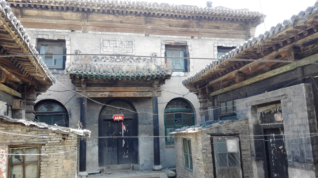 中心组织人员调研太谷古建筑