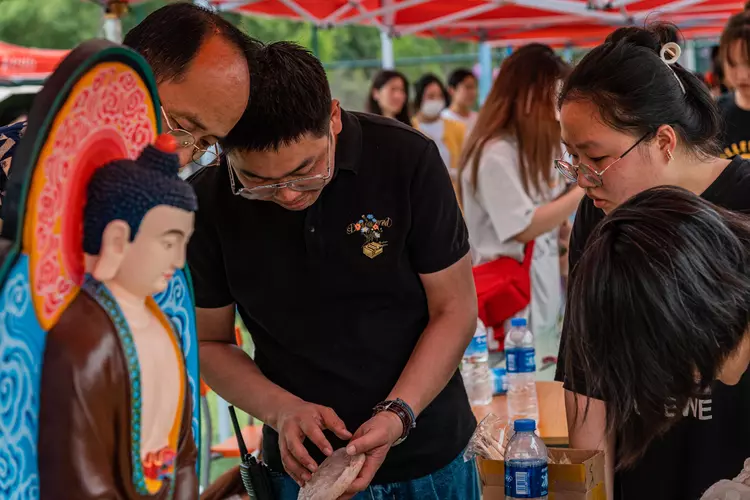 【网易新闻】晋中信息学院：沉浸式焕新体验 活态非遗再次燃爆大学校园