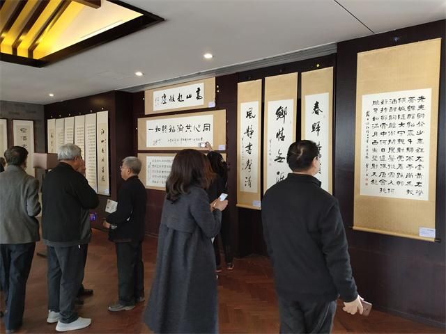 我中心组织“才秀金谷“梁才先生书法展观展活动